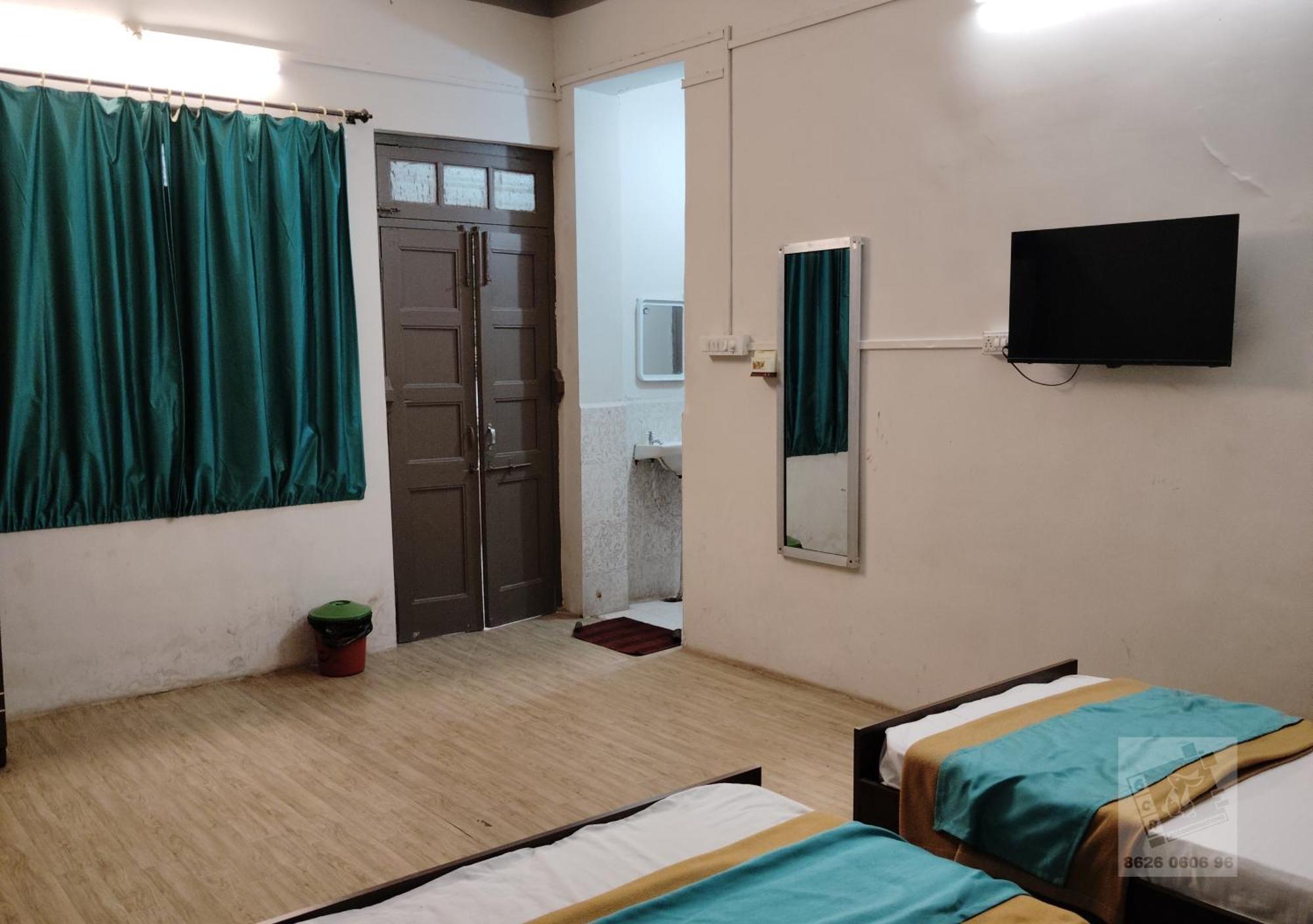 6 Cr Hotel Natraj Railway Station Αουρανγκαμπάντ Εξωτερικό φωτογραφία
